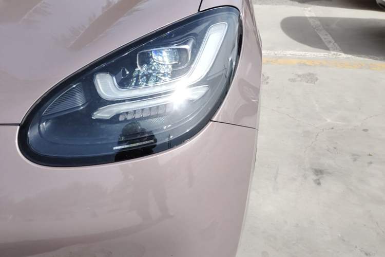 Used Wuling Bingo 2023 333 km Lingxi Connected Version Left Front Headlight