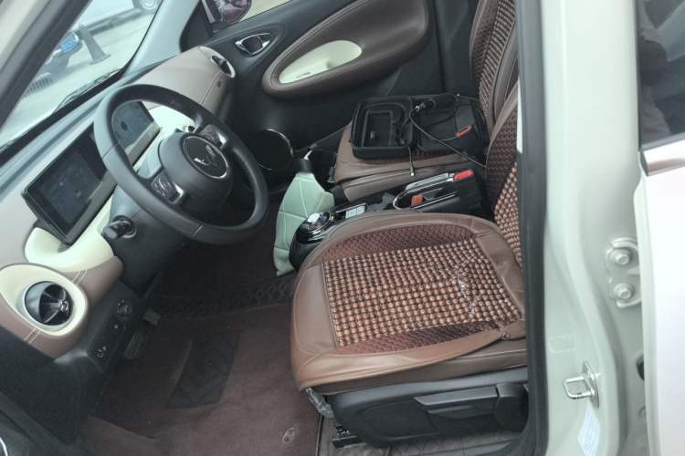 Used Wuling Bingo 2023 333 km Enjoyment Version Left Front Seat