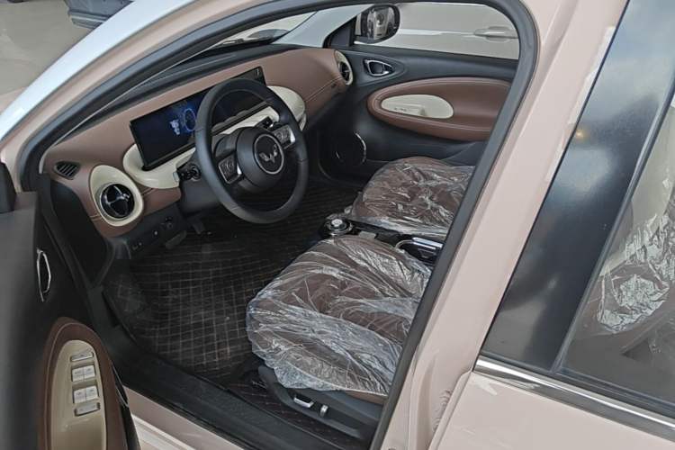 Used Wuling Bingo 2023 410 km Lingxi Deluxe Edition Left Front Seat
