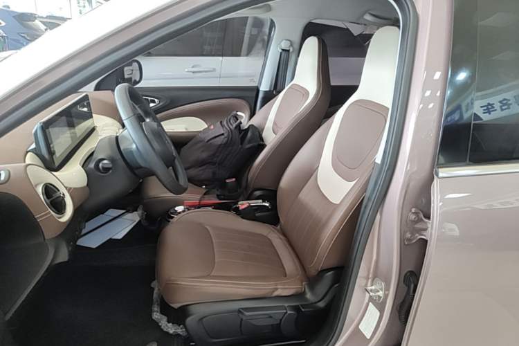 Used Wuling Bingo 2023 333 km Enjoyment Version Left Front Seat