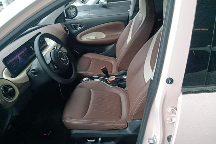 Used Wuling Bingo 2023 410 km Lingxi Deluxe Edition Left Front Seat