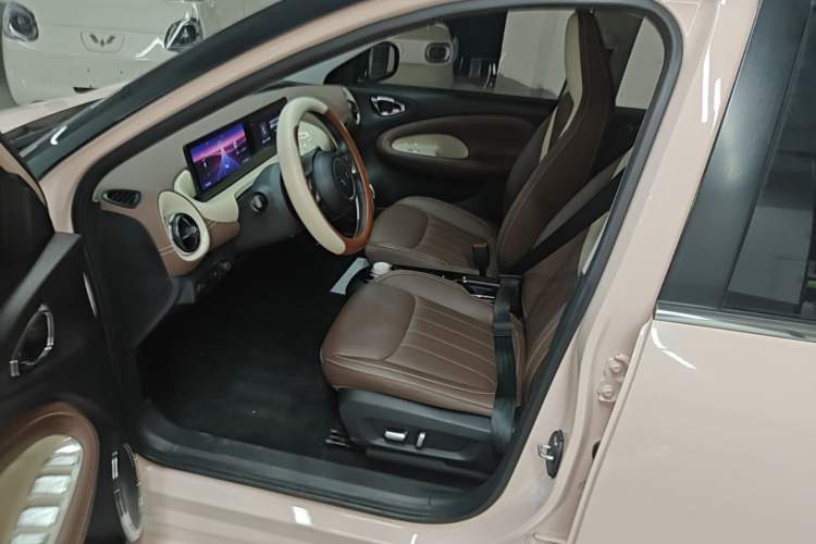 Used Wuling Bingo 2023 333 km Lingxi Connected+ Version Left Front Seat