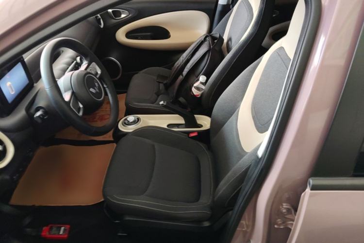Used Wuling Bingo 2023 203km Light Edition Left Front Seat