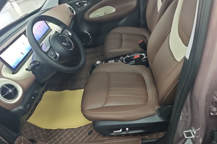 Used Wuling Bingo 2023 333 km Lingxi Connected+ Version Left Front Seat