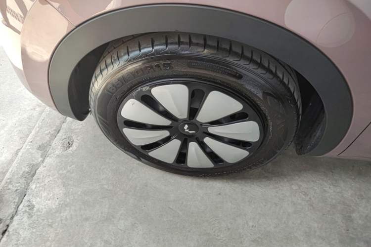 Used Wuling Bingo 2023 333 km Enjoyment Version Left Front Wheel Hub