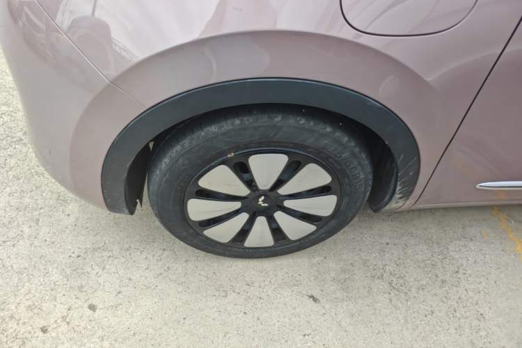 Used Wuling Bingo 2023 333 km Lingxi Connected Version Left Front Wheel Hub
