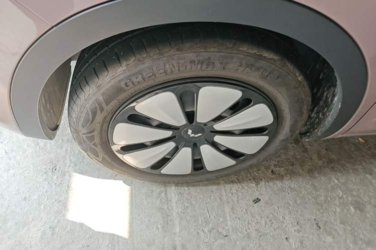 Used Wuling Bingo 2023 203km Comfort Edition Left Front Wheel Hub