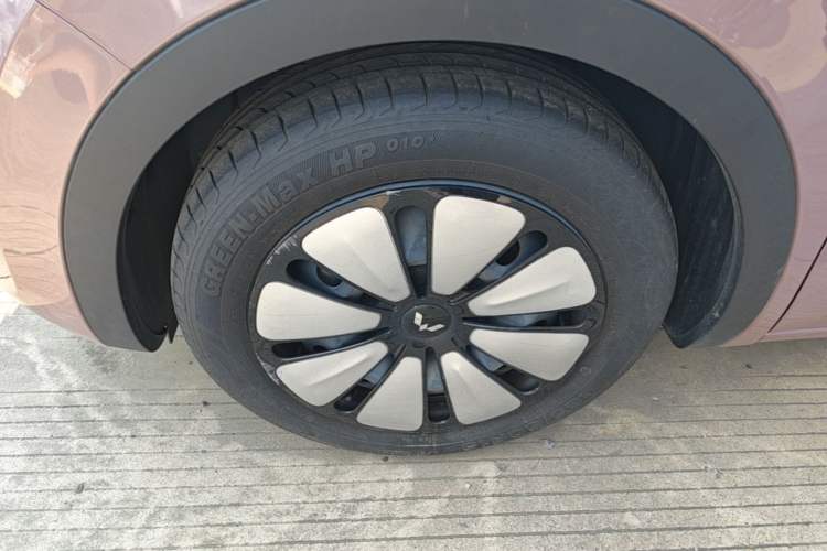 Used Wuling Bingo 2023 203km Comfort Edition Left Front Wheel Hub