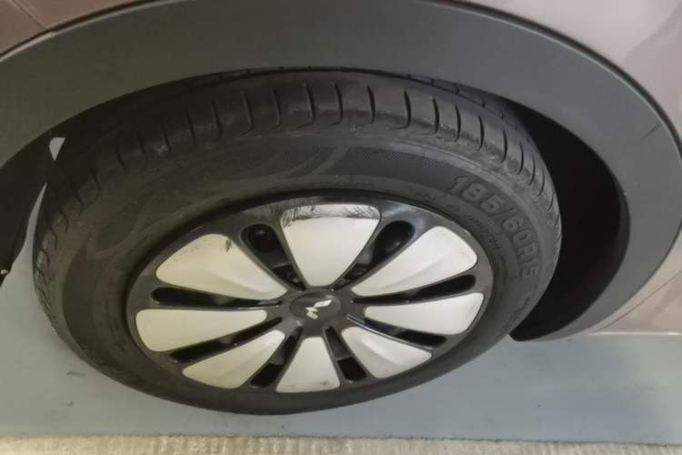 Used Wuling Bingo 2023 333 km Lingxi Connected Version Left Front Wheel Hub