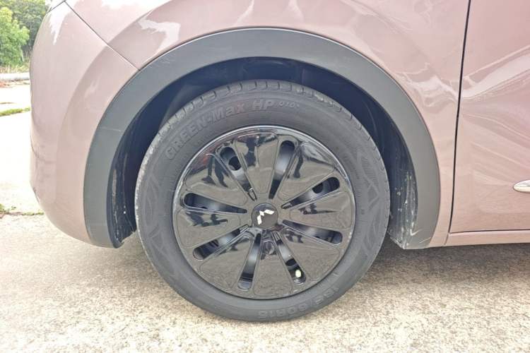Used Wuling Bingo 2023 333 km Lingxi Connected+ Version Left Front Wheel Hub