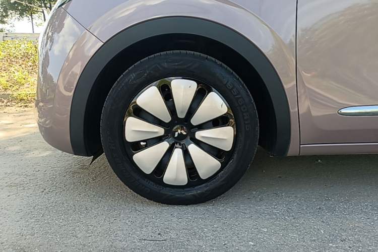 Used Wuling Bingo 2023 203km Comfort Edition Left Front Wheel Hub