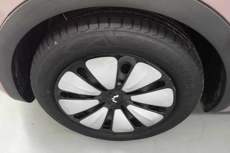 Used Wuling Bingo 2023 333 km Lingxi Connected Version Left Front Wheel Hub