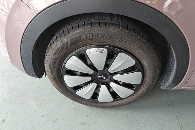 Used Wuling Bingo 2023 333 km Enjoyment Version Left Front Wheel Hub