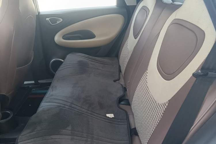 Used Wuling Bingo 2023 203km Light Edition Left Rear Seat