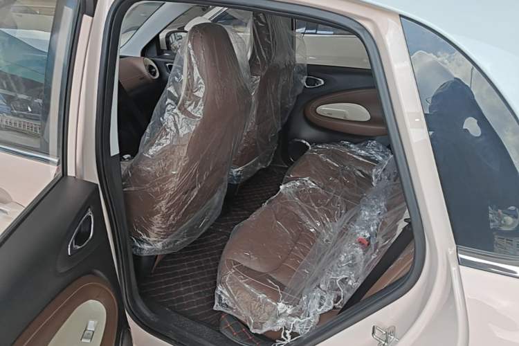 Used Wuling Bingo 2023 410 km Lingxi Deluxe Edition Left Rear Seat