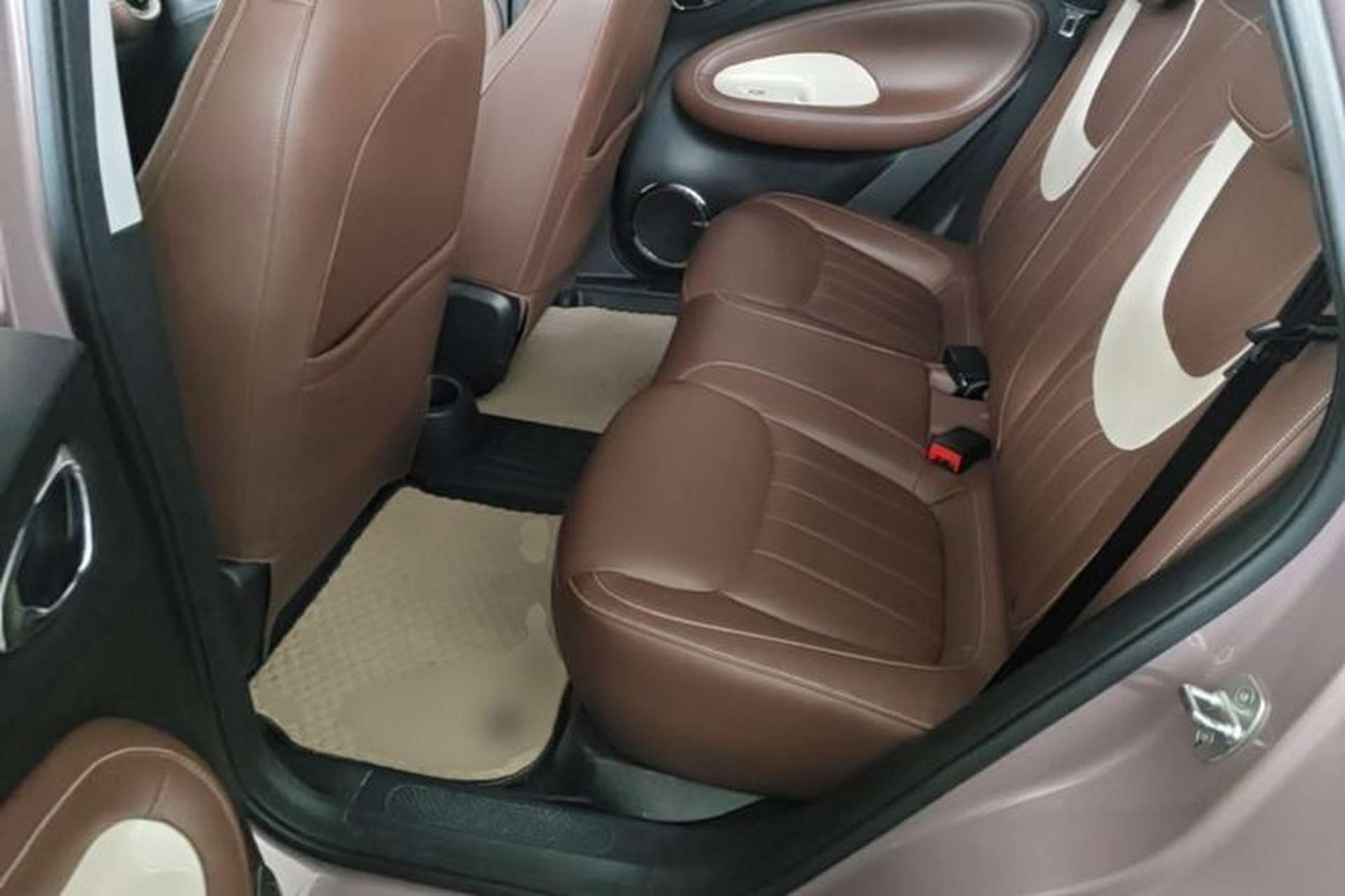 Used Wuling Bingo 2023 333 km Lingxi Connected Version Left Rear Seat