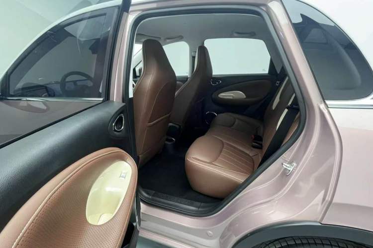 Used Wuling Bingo 2023 333 km Lingxi Connected Version Left Rear Seat