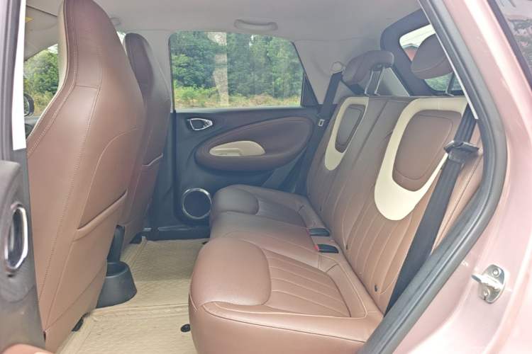 Used Wuling Bingo 2023 333 km Lingxi Connected+ Version Left Rear Seat
