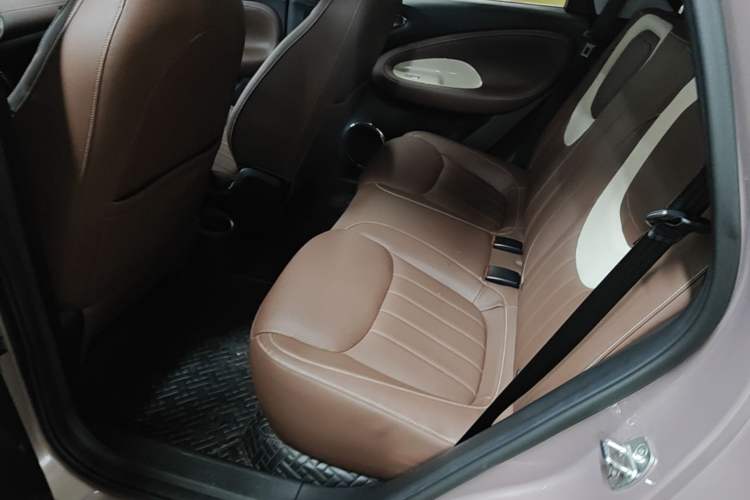 Used Wuling Bingo 2023 333 km Lingxi Connected Version Left Rear Seat