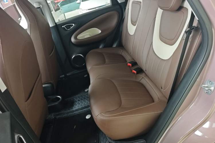 Used Wuling Bingo 2023 333 km Lingxi Connected Version Left Rear Seat