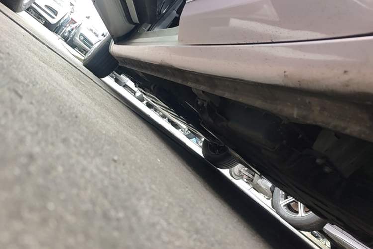 Used Wuling Bingo 2023 333 km Fast-Share Version Left Side Sill