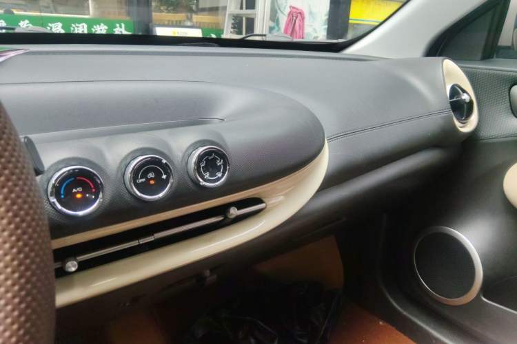 Used Wuling Bingo 2023 203km Light Edition Audio And AC Panel