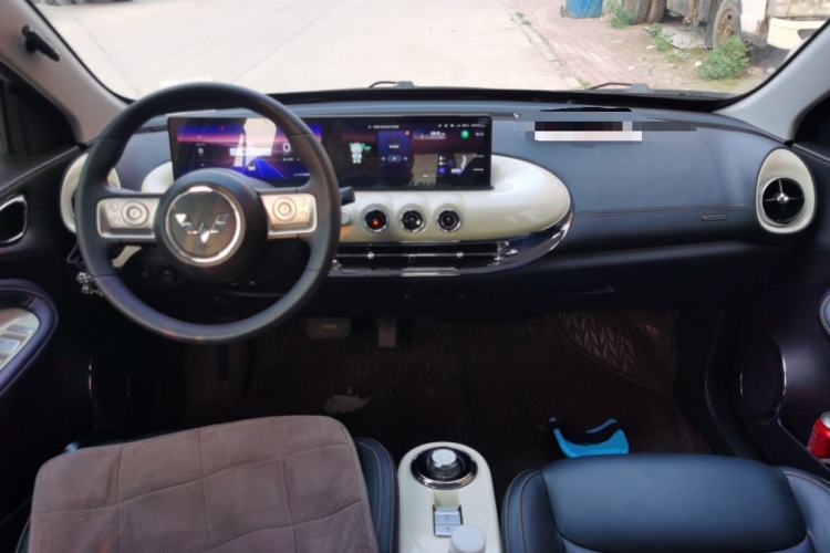Used Wuling Bingo 2023 410 km Lingxi Deluxe Edition Center Console