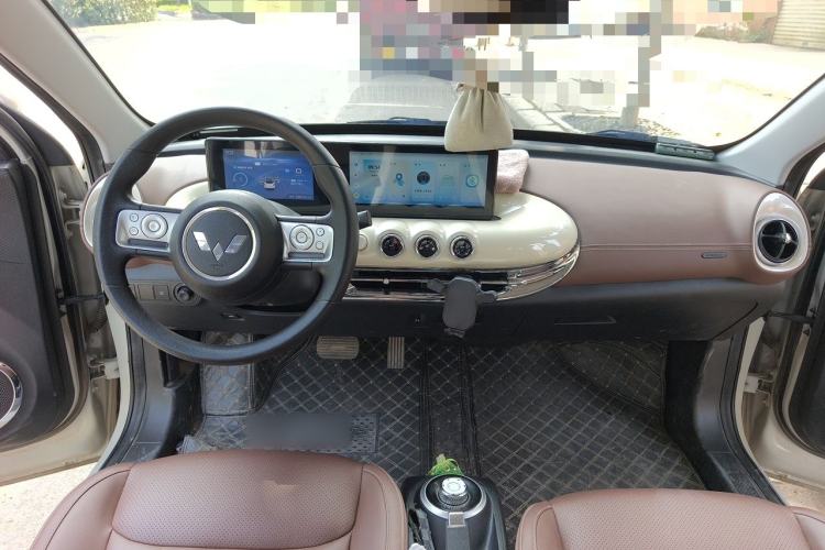 Used Wuling Bingo 2023 203km Comfort Edition Center Console