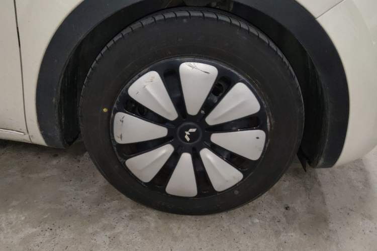 Used Wuling Bingo 2023 333 km Enjoyment Version Right Front Wheel Hub
