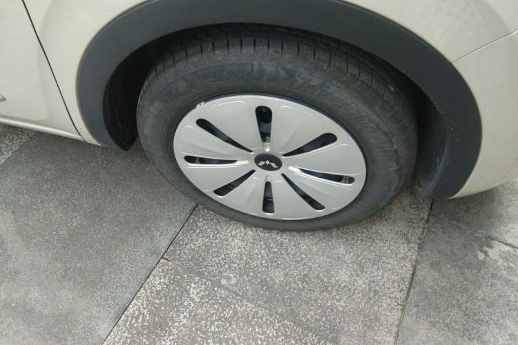 Used Wuling Bingo 2023 203km Light Edition Right Front Wheel Hub