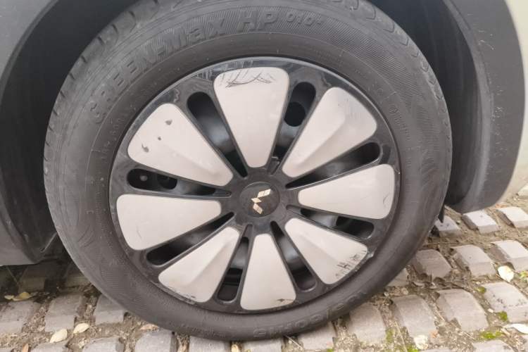 Used Wuling Bingo 2023 333 km Enjoyment Version Right Front Wheel Hub