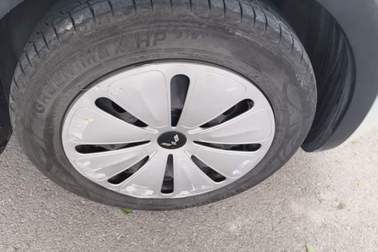 Used Wuling Bingo 2023 203km Light Edition Right Front Wheel Hub