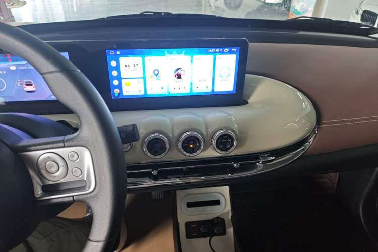 Used Wuling Bingo 2023 203km Comfort Edition Audio And AC Panel