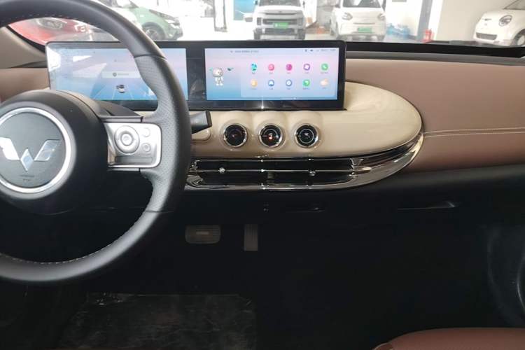 Used Wuling Bingo 2023 333 km Lingxi Connected Version Audio And AC Panel