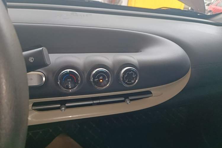 Used Wuling Bingo 2023 203km Light Edition Audio And AC Panel