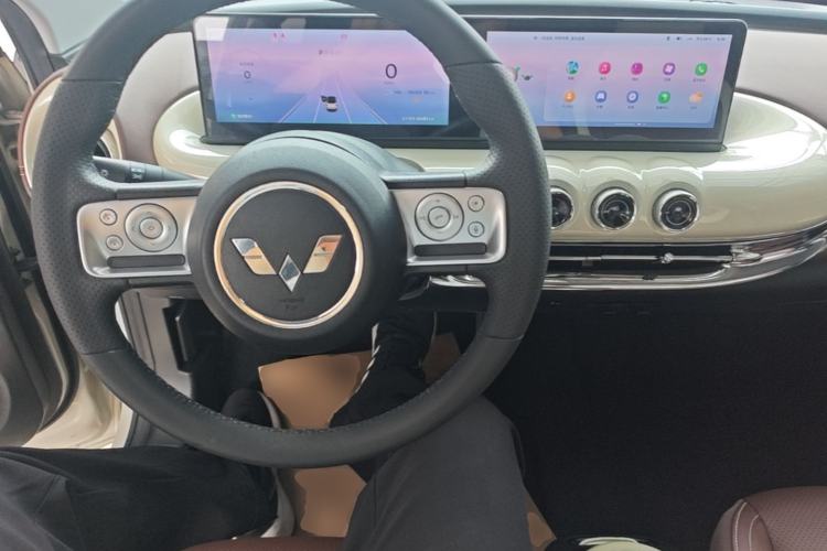 Used Wuling Bingo 2023 410 km Lingxi Deluxe Edition Center Console