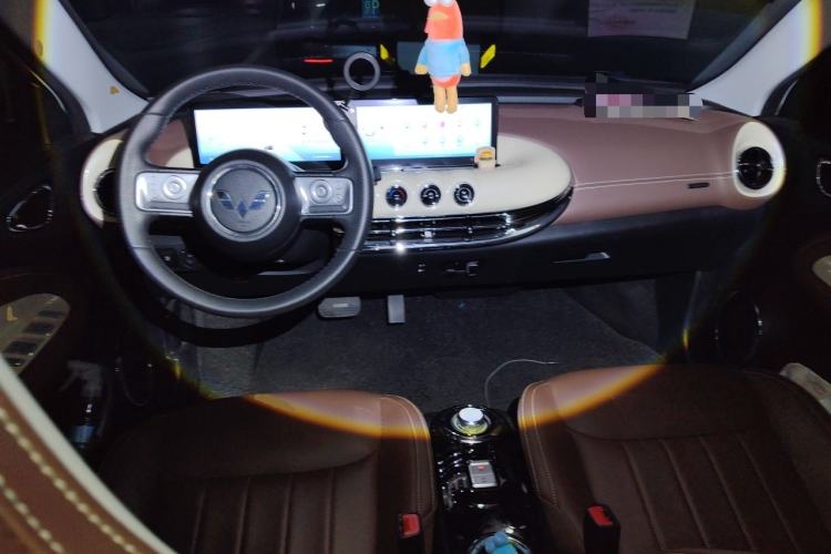 Used Wuling Bingo 2023 410 km Lingxi Deluxe Edition Center Console