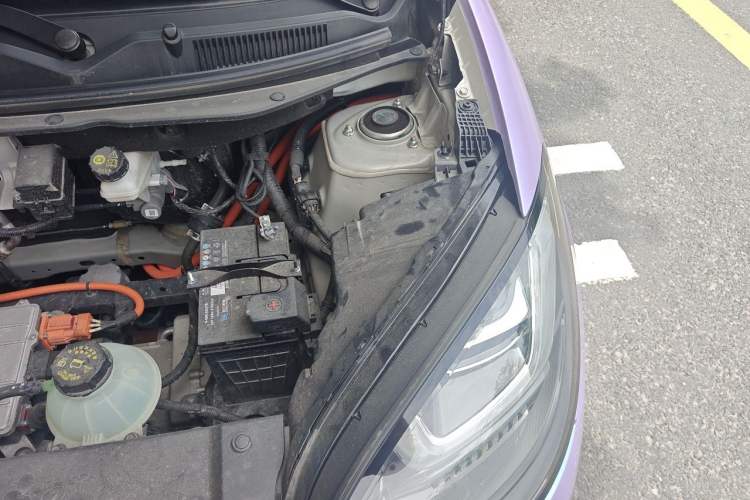 Used Wuling Bingo 2023 333 km Enjoyment Version Engine Bay Left