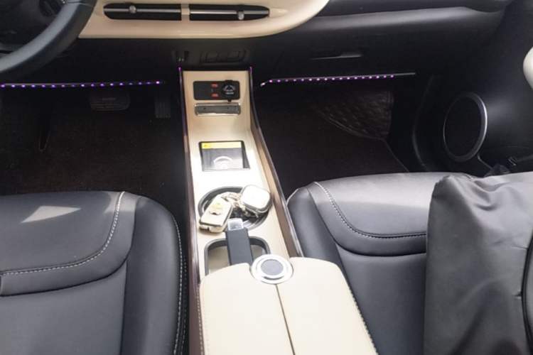 Used Wuling Bingo 2023 333 km Fast-Share Version Gear Lever
