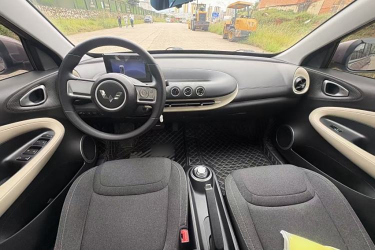 Used Wuling Bingo 2023 203km Light Edition Interior 1