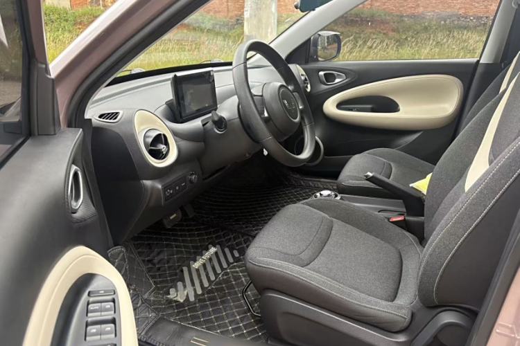 Used Wuling Bingo 2023 203km Light Edition Interior 2