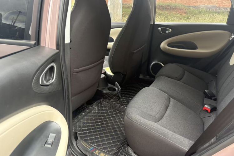 Used Wuling Bingo 2023 203km Light Edition Interior 3