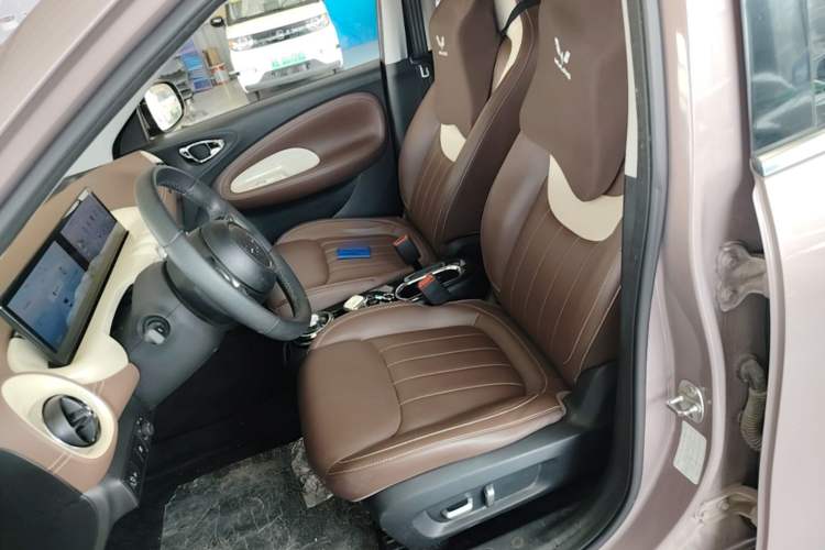 Used Wuling Bingo 2023 333 km Lingxi Connected Version Left Front Seat