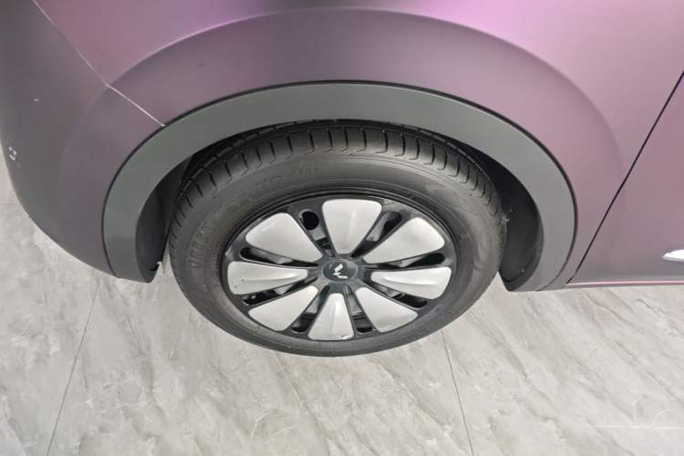 Used Wuling Bingo 2023 203km Comfort Edition Left Front Wheel Hub