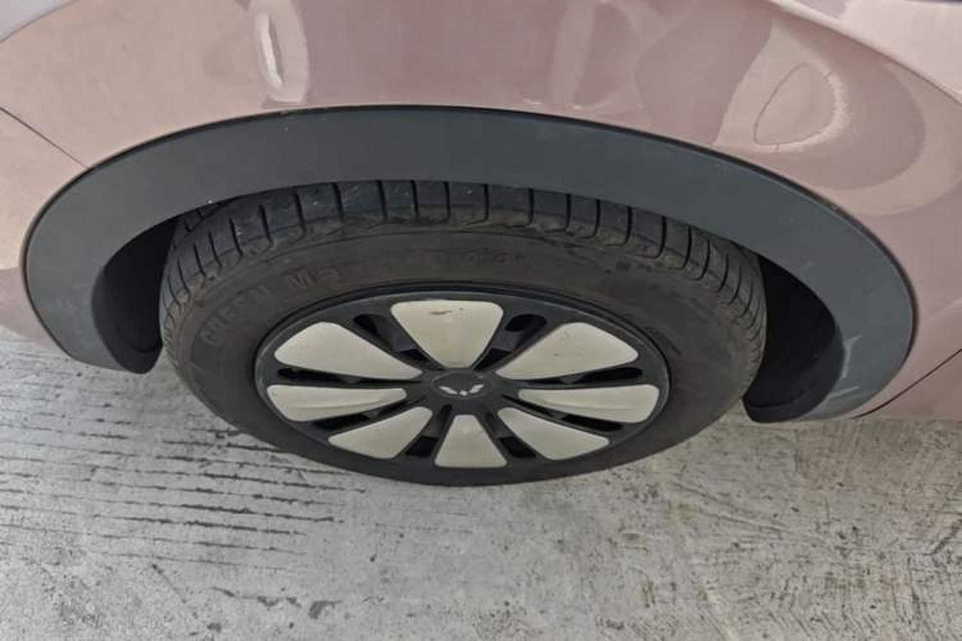 Used Wuling Bingo 2023 333 km Enjoyment Version Left Front Wheel Hub