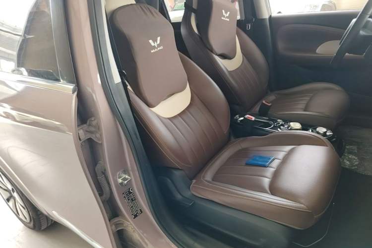 Used Wuling Bingo 2023 333 km Lingxi Connected Version Right Front Seat