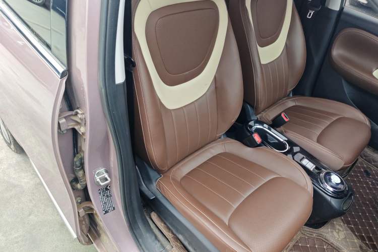 Used Wuling Bingo 2023 333 km Enjoyment Version Right Front Seat