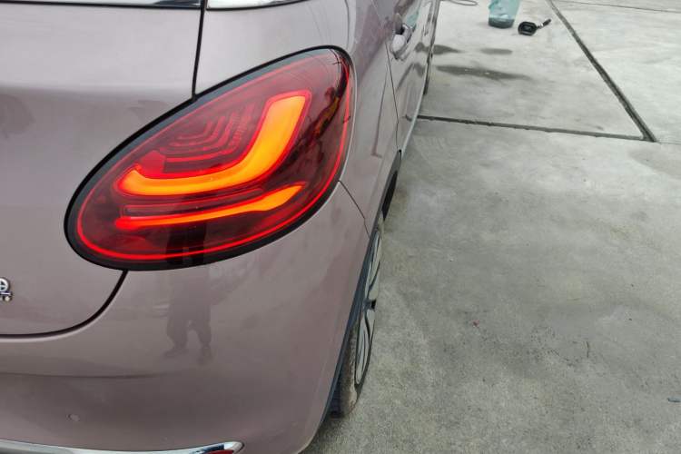 Used Wuling Bingo 2023 333 km Enjoyment Version Right Rear Taillight