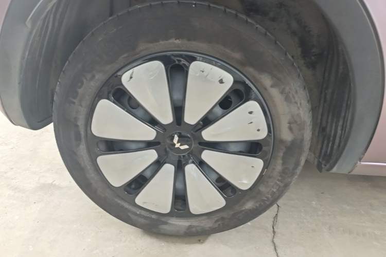 Used Wuling Bingo 2023 410 km Lingxi Deluxe Edition Right Rear Wheel Hub