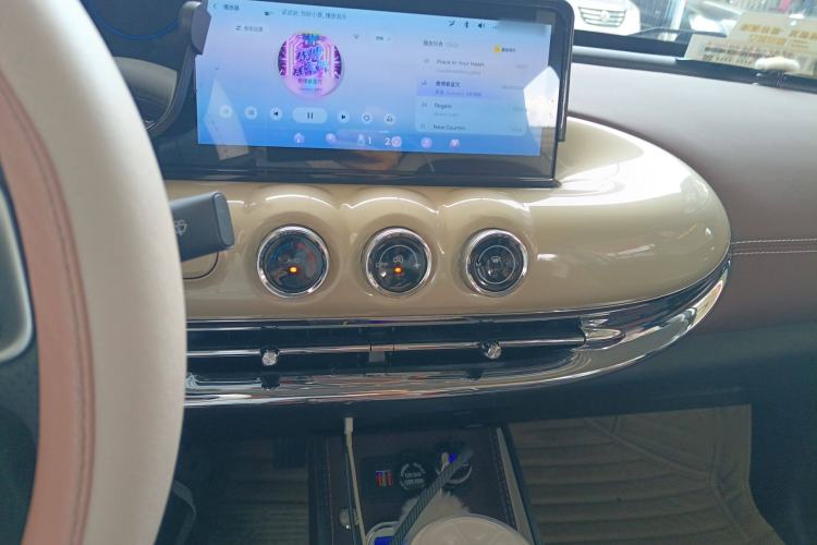 Used Wuling Bingo 2023 333 km Lingxi Connected Version Audio And AC Panel